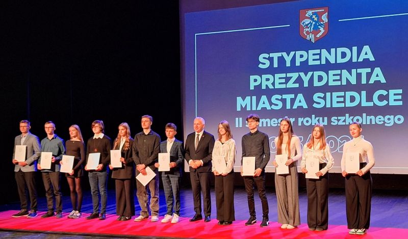 b_800_600_0_00_images_AKTUALNOSCI_ichrominski_StypendiumPrezydenta2024_1.jpg